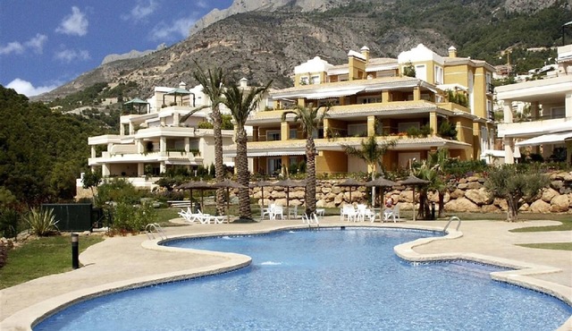 Apartment Ducado Real with Sea and Mountain View Pool and Wi-Fi