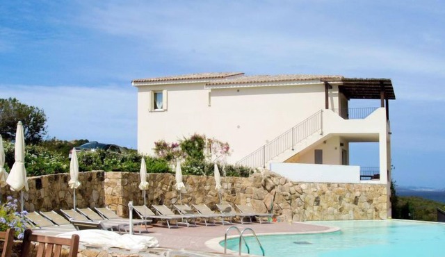 Apartment Ea Bianca in Baia Sardinia - 2 persons, 1 bedrooms