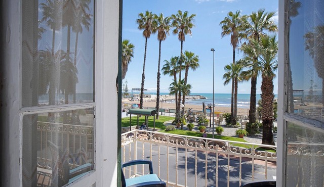 Apartment 'Edda' with Sea View and Balcony