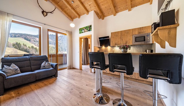 Apartment "Eggerhof Suite" with Mountain View, Lake Access & Wi-Fi