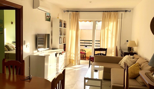 Apartment (4 rooms, kitchen 2 bathrooms) in perfect location for TAPAS & PLAYA