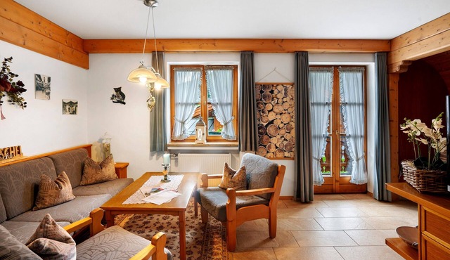 Apartment 'Felsenroserl Nr 4' with Mountain View, Shared Garden and Wi-Fi