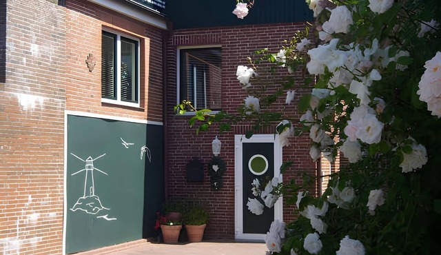 Apartment 'Fennas Ferienwohnungen Fenna' with Private Garden and Wi-Fi
