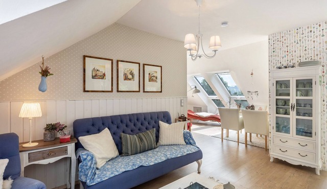 Apartment 'Ferienwohnung Am Jakobsweg' with Shared Garden and Wi-Fi