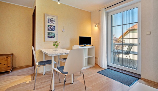 Apartment 'Ferienwohnung 1 Schulze' with Shared Garden, Balcony and Wi-Fi
