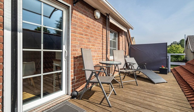 Apartment 'Ferienwohnung 2 Schulze' with Private Terrace, Shared Garden and Wi-Fi