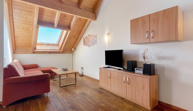 Apartment 'Ferienwohnung Zwetschge' with Shared Garden, Balcony and Wi-Fi