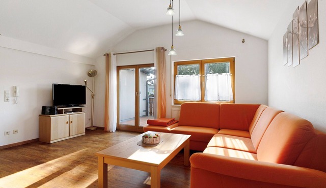 Apartment 'Ferienwohnung Traube' with Shared Garden, Balcony and Wi-Fi