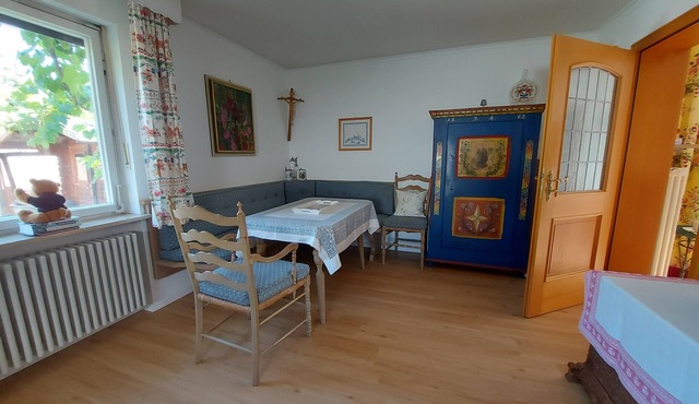 Apartment 'Ferienwohnung Grünwald' with Private Garden and Wi-Fi