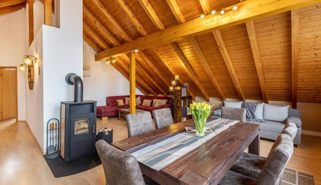 Apartment 'Ferienwohnung Auf Dem Hohen' with Wi-Fi