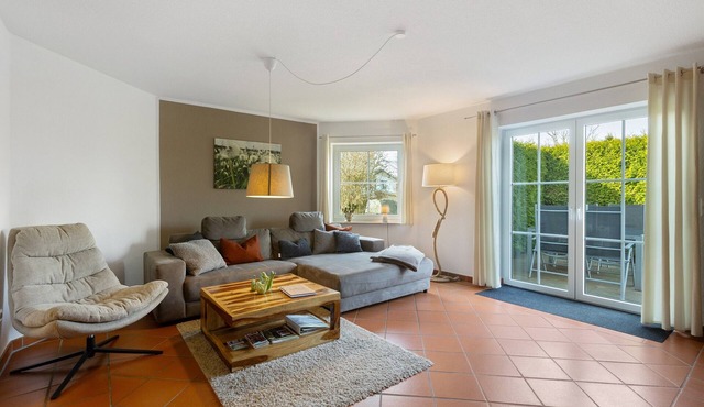 Apartment 'Ferienwohnung Dora, 72qm' with Private Terrace, Shared Garden and Wi-Fi