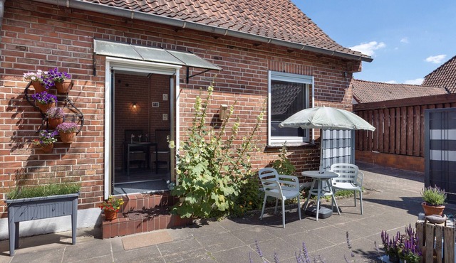 Apartment 'Ferienwohnung-Zentral' with Private Garden and Wi-Fi
