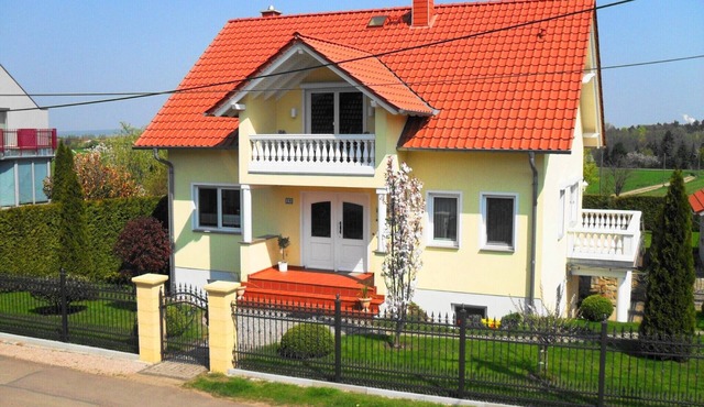 Apartment 'Ferienwohnung Mit Terrasse, Garten' with Private Terrace, Private Garden and Wi-Fi