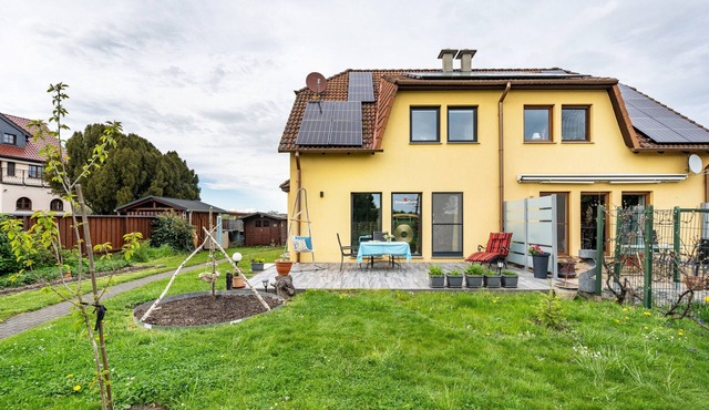 Apartment 'Fewo Energiepunkt Am Planitzwald' with Private Terrace, Private Garden and Wi-Fi