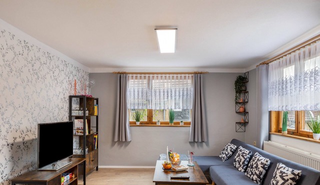 Apartment 'Fleißige Biene' with Mountain View, Private Terrace and Wi-Fi