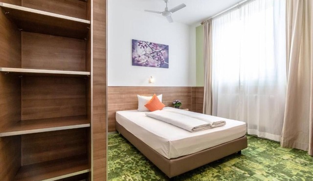 Apartment for 1 per. with own bathroom, own kitchen
