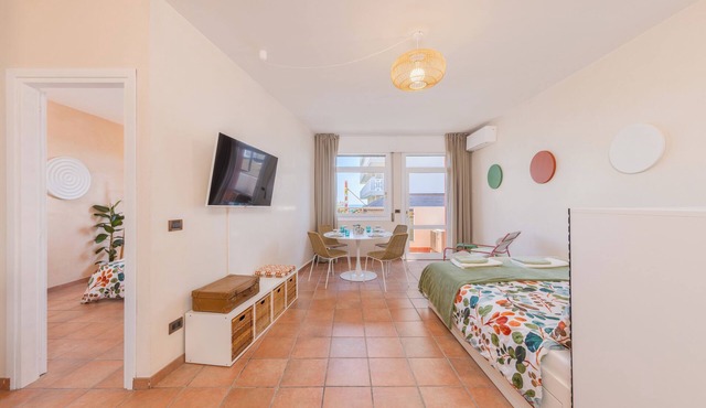 Apartment for 4 People, 1 Minute from the Beach and Close to the City Center