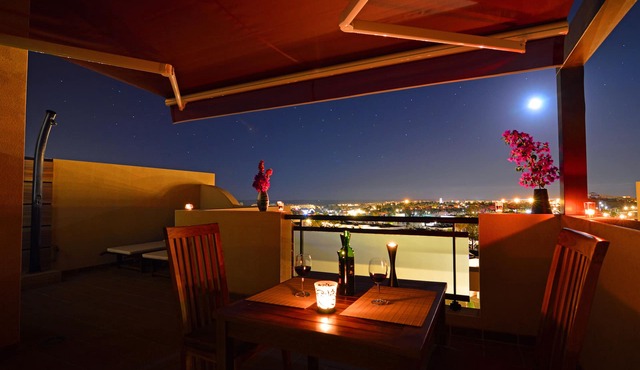 Apartment for couples "Crystalsuite" With nice ocean views. Free WIFI