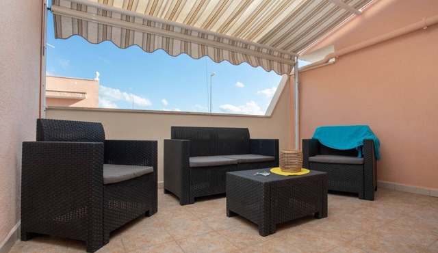 Apartment for rent with terrace (TL66A)