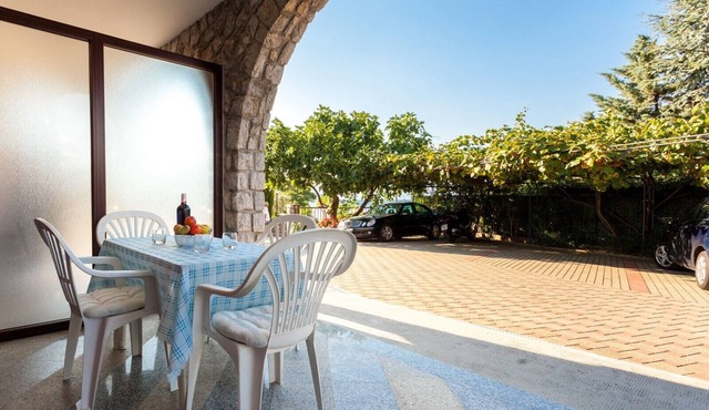 Apartment for two persons only 100 m from beach in Porat