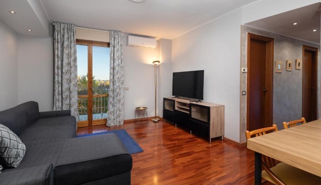 Apartment Forum IV
