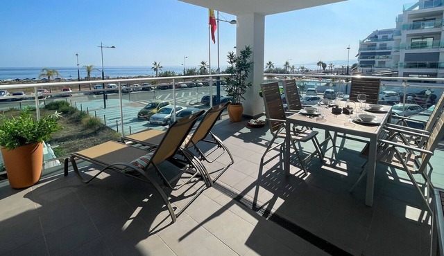 Apartment 'Frontline Duna Beach' with Sea View, Wi-Fi and Air Conditioning