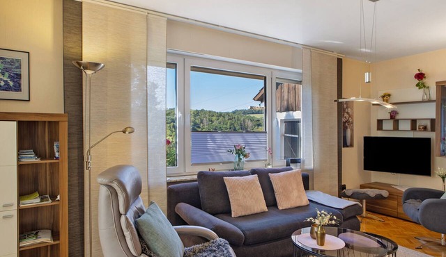 Apartment 'Fuldatalblick' with Garden & Wi-Fi