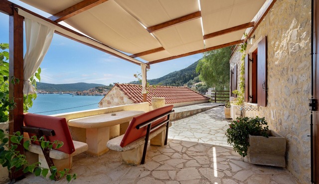 Apartment 'Galini' with Sea View, Shared Garden and Wi-Fi