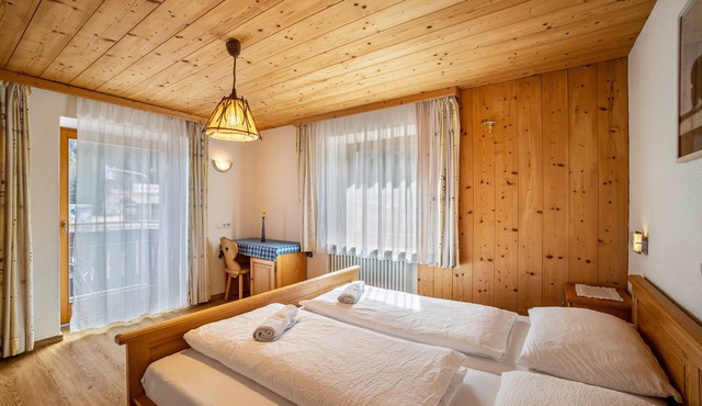 Apartment 'Gartnerhof Rose' with Mountain View, Shared Garden and Wi-Fi