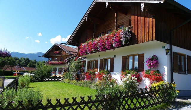 Apartment "Geierstein" with Mountain View, Garden & Wi-Fi