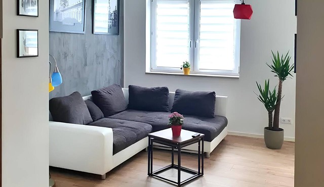 Apartment 'Geräumige Moderne 3 Raumwohnung' with Shared Terrace and Wi-Fi