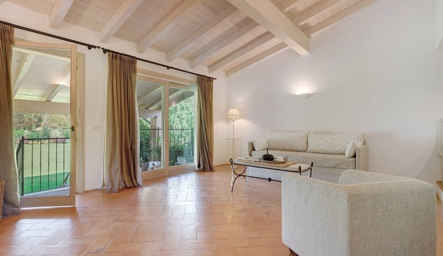 Apartment 'Giada' with Shared Pool, Wi-Fi and Air Conditioning