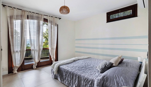 Apartment 'Ginestra' with Sea View, Wi-Fi and Air Conditioning