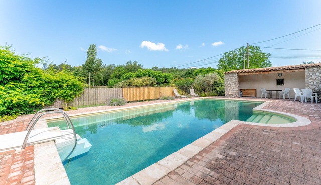 Apartment 'Gîte Ventoux Blanc' with Mountain View, Private Pool and Wi-Fi
