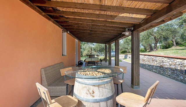 Apartment 'Glicine' with Sea View, Wi-Fi and Air Conditioning