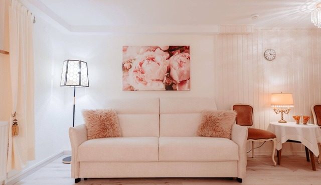 Apartment Glückliche Zeit 100sqm in the basement with billiard room & garden with terrace