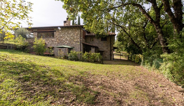 Apartment Grillaia with Mountain View, Pool, Garden & Wi-Fi