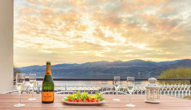Apartment 'Great Lake View Artist's' with Lake View, Private Terrace and Wi-Fi