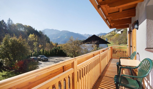 Apartment 'Hatzlhof Nr 2' with Mountain View, Shared Terrace and Wi-Fi