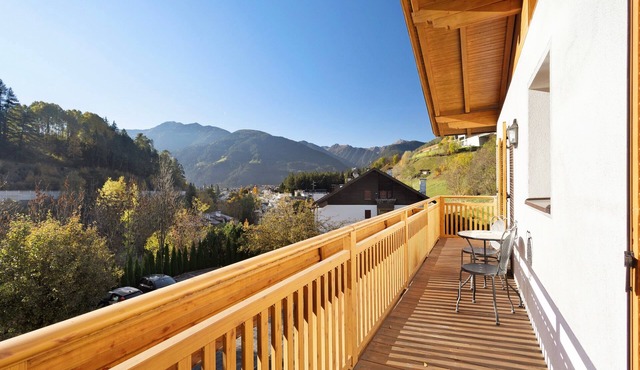 Apartment 'Hatzlhof Nr 6' with Mountain View, Shared Terrace and Wi-Fi