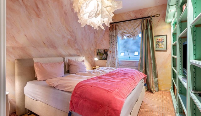 Apartment 'Haus der Malerin Wolke Zwei' with Mountain View, Shared Terrace and Wi-Fi