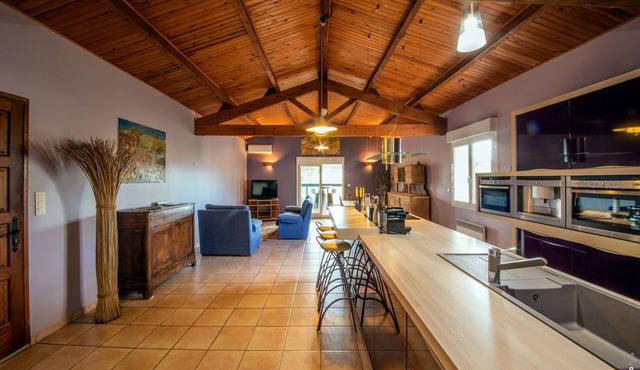APARTMENT - HEART OF A VINEYARD - QUIET