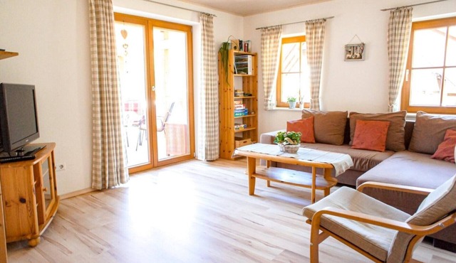 Apartment 'Heidelbeere' with Mountain View, Private Terrace and Wi-Fi