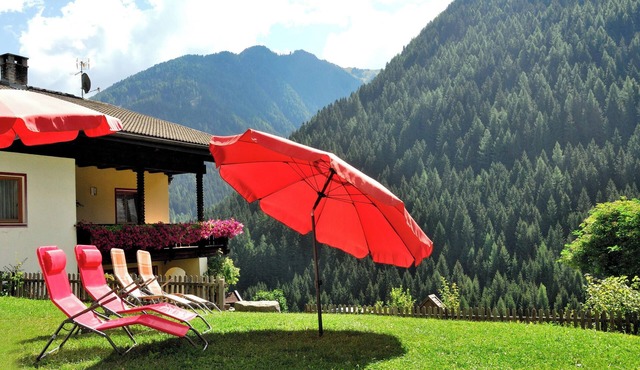 Apartment "Heiserhof - Birke" with Mountain View, Balcony & Wi-Fi