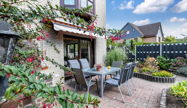 Apartment 'Hennings' with Private Terrace, Shared Garden and Wi-Fi