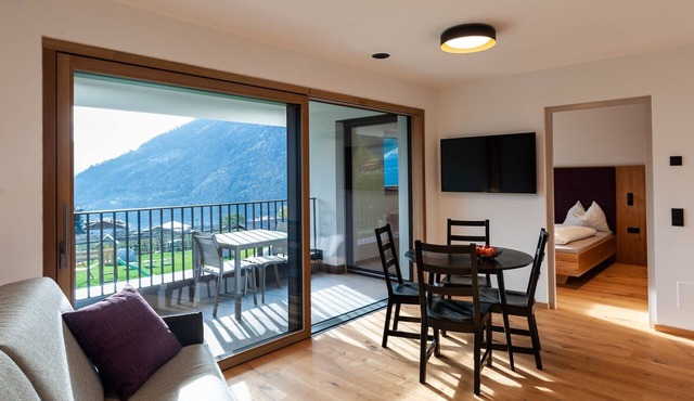 Apartment 'Hofer Hof Hirzer' with Mountain View, Garden & Wi-Fi