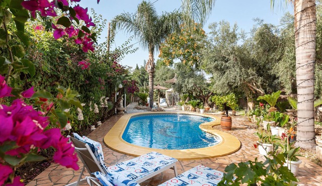 Apartment 'Hostal Venta' with Mountain Views, Shared Pool and Wi-Fi