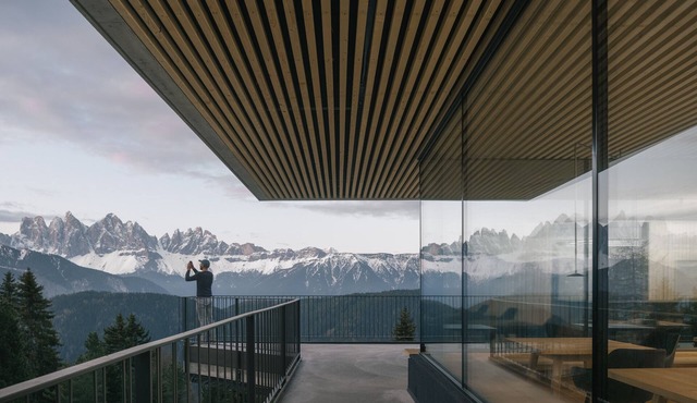 Apartment Hotel "Anders Mountain Suites 5" with Private Sauna, Slope Access & Wi-Fi
