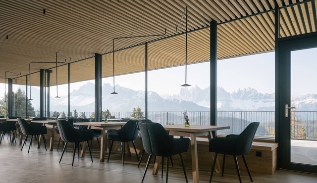 Apartment Hotel "Anders Mountain Suites 4" with Private Sauna, Slope Access & Wi-Fi