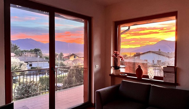Apartment 'Il Bacio Del Sole' with Lake View, Private Terrace and Shared Garden